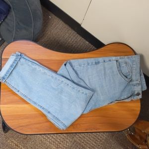 Light blue washed jeans